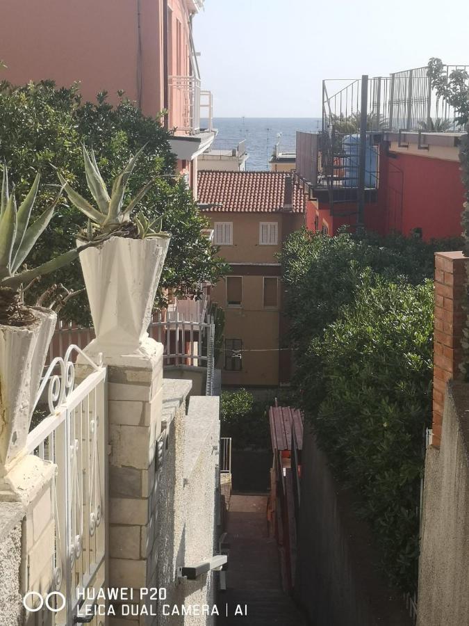 Appartamento con splendida vista mare e golfo Laigueglia Esterno foto