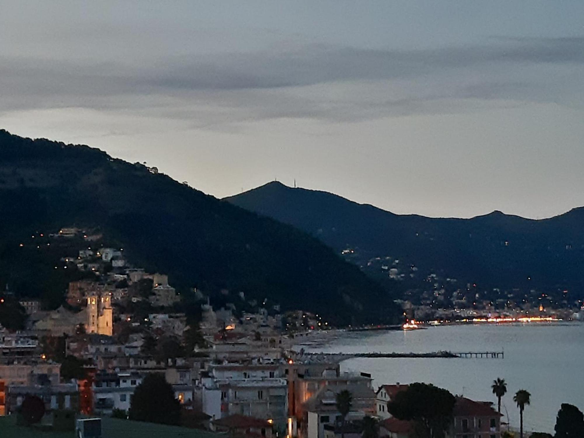 Appartamento con splendida vista mare e golfo Laigueglia Esterno foto