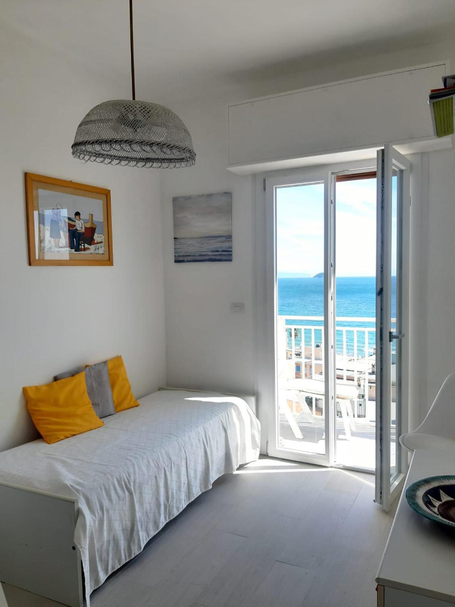 Appartamento con splendida vista mare e golfo Laigueglia Esterno foto